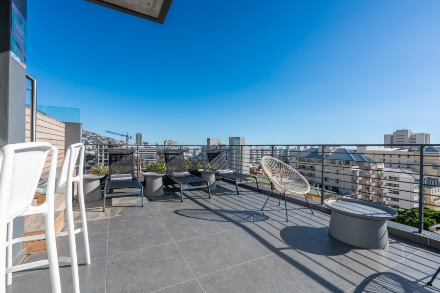 1 Bedroom Property for Sale in Sea Point Western Cape